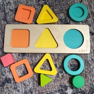 Lovevery Geo Shapes Puzzle 🧩 Montessori-Inspired Toy from Realist Play Kit